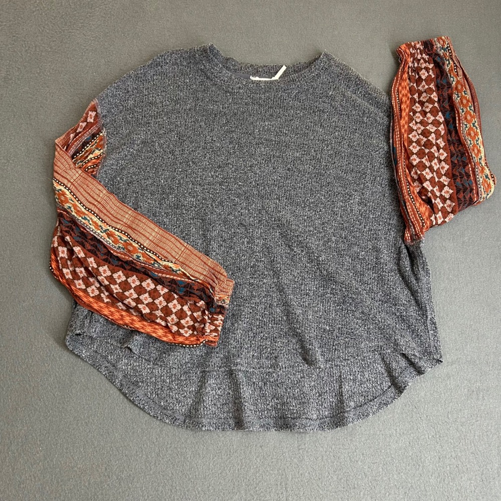 Blu Pepper Top Womens Medium Gray Contrast Sleeve B8FT1134 Boho Mixed Media Knit
